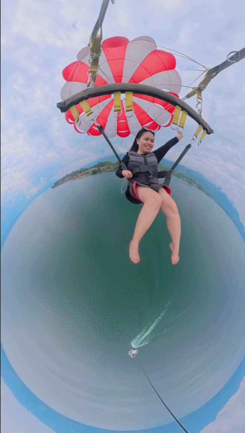 Parasailing Part 1